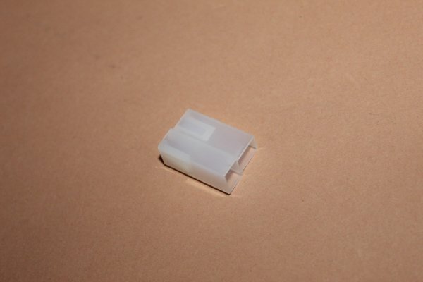 Gehäuse männlich 2-polig weiß Hella für 6,3mm Stecker männlich horizontal vertikal